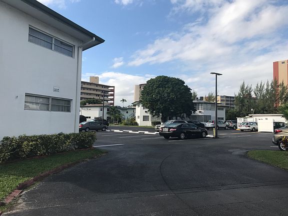 4th image of 18726 NE 18th Ave APT 118