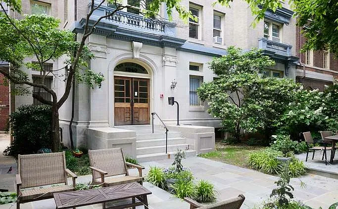 Front Patio with Seating - 1840 Biltmore St NW #12