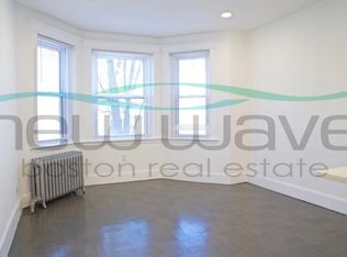 28 Queensberry St #8R, Boston, MA 02215