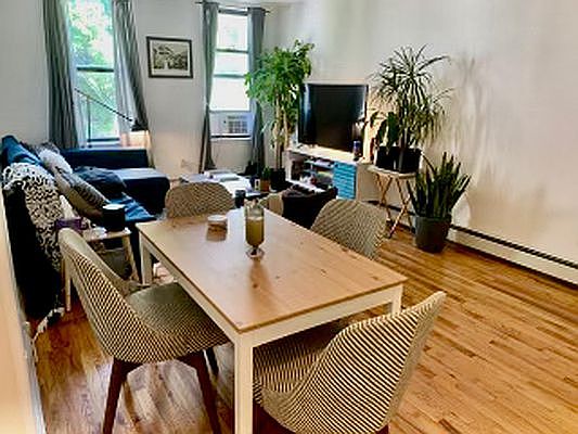3rd image of 213 Johnson Ave #2R