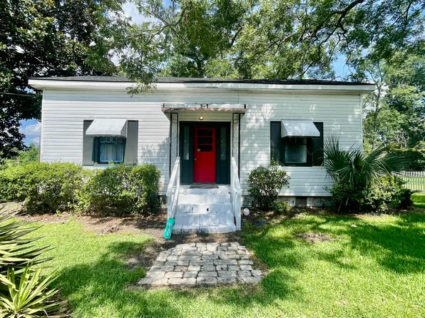 375 Johnston Avenue N, Estill, SC 29918