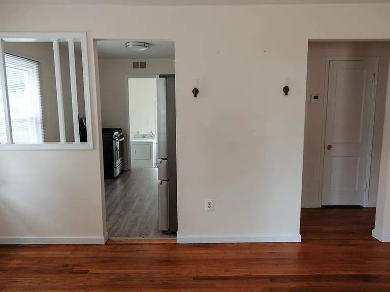 1720 Browning St — Photo 7
