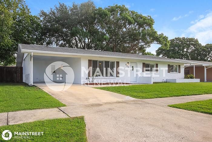1st image of 900 Beaverdale Ln