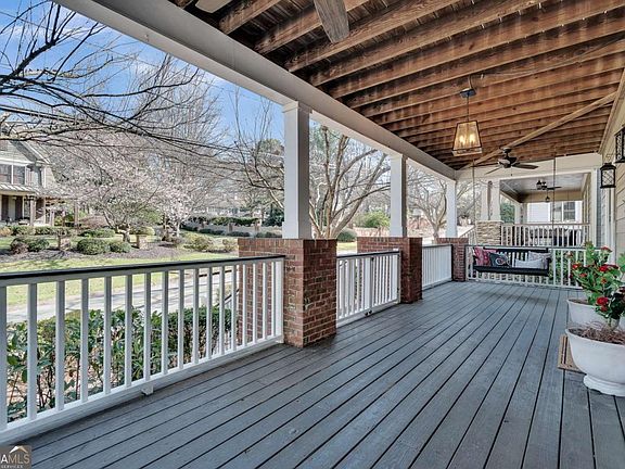 5th image of 1560 Spring St SE