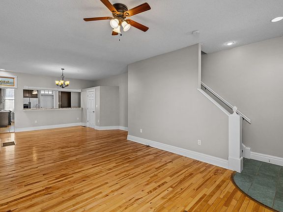 4th image of 4456 Chouteau Ave