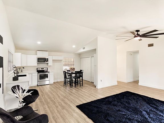 3rd image of 1040 Carmody Dr