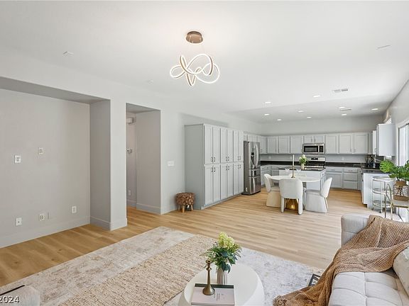 4th image of 10125 Cambridge Oaks Ct