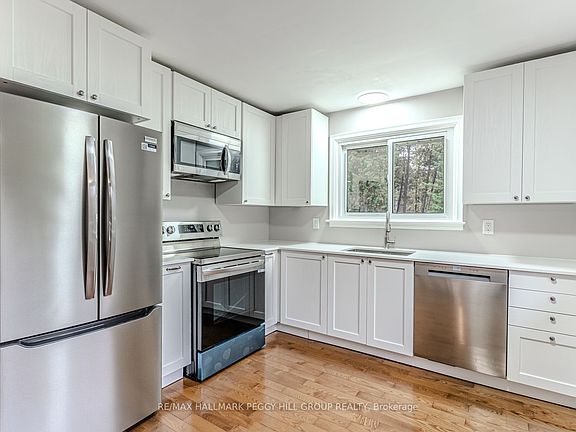 2nd image of 537 Huronia Rd