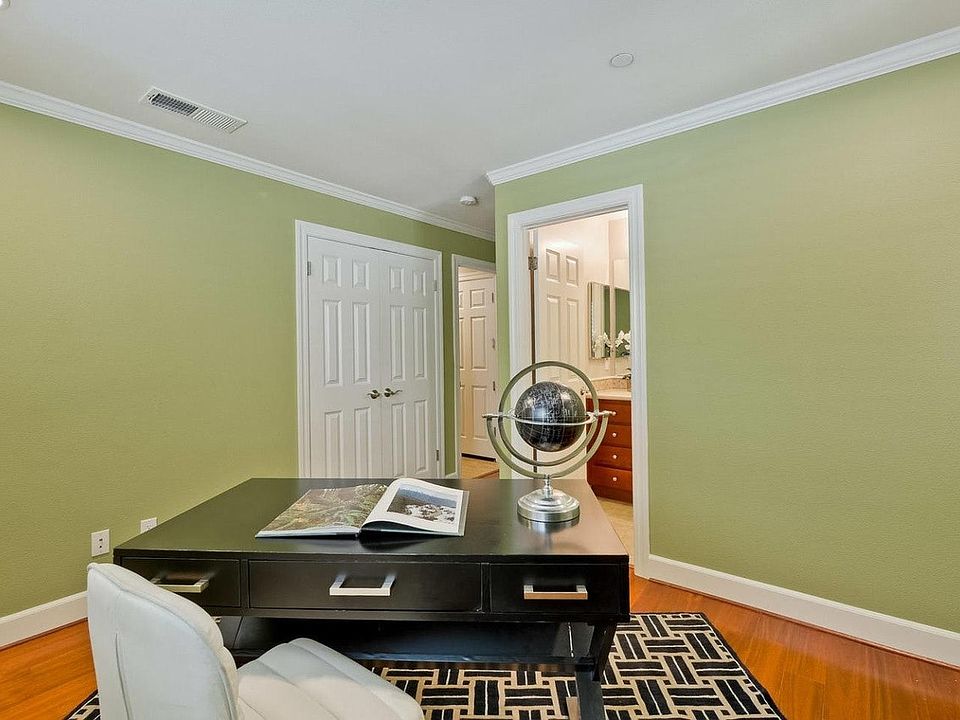 Bedroom on the first floor