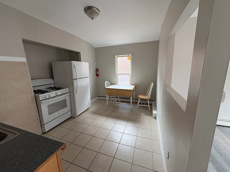2 bed, 1.0 bath, 750 sqft, $1,450 — Photo 3