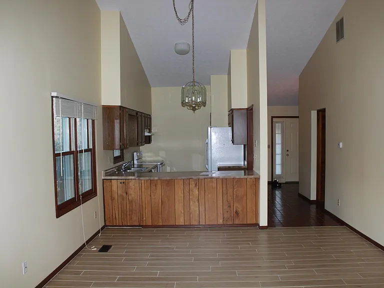 2699 S McCartney Ln — Photo 4