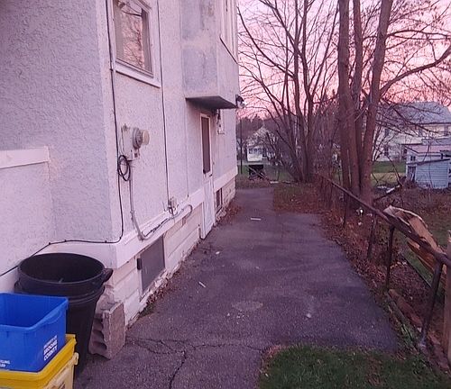 2nd image of 400 Odell Ave