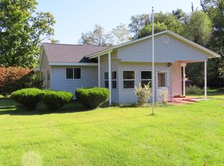 70201 Elkhart Rd, Edwardsburg, MI 49112