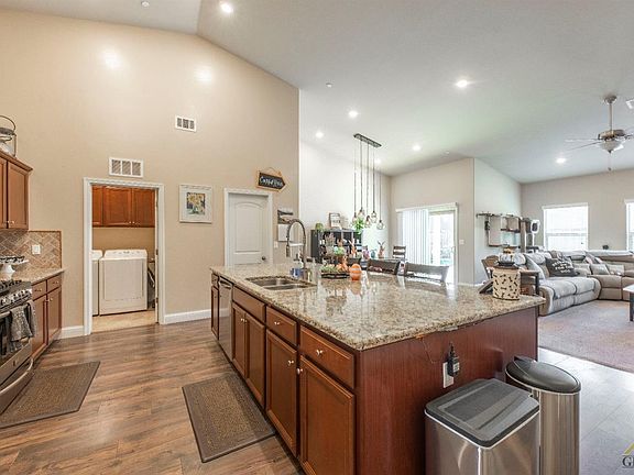 5th image of 9105 Scenic Woods Ln