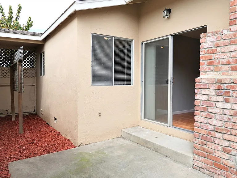 3402 Homestead Rd — Photo 6