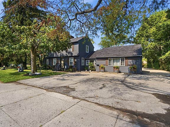5th image of 3905 Far Hills Ave