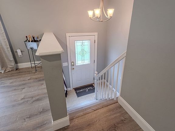 5th image of 46 Puritan Dr