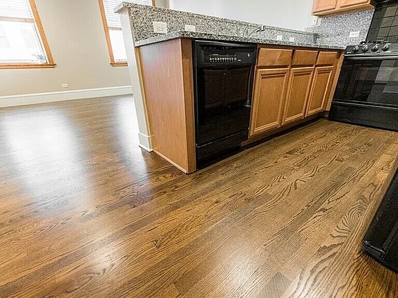 5th image of 888 S Michigan Ave Unit 302