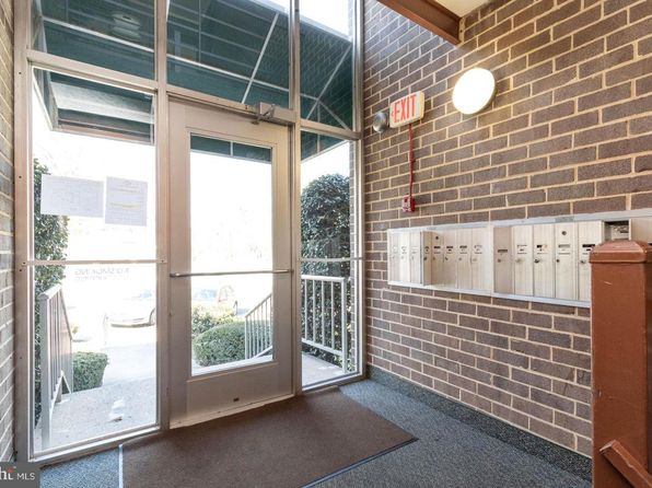 12701 Dara Dr APT 104, Woodbridge, VA 22192
