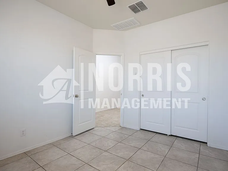 1153 E Gabrilla Dr — Photo 14