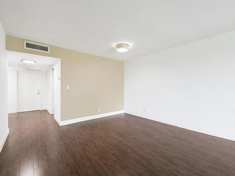 2851 S Palm Aire Dr #107 — Photo 21
