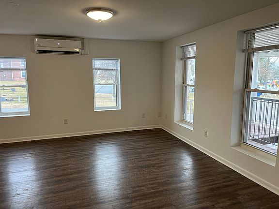 4th image of 300 Market St #300