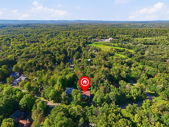 4th image of 165 Rockway