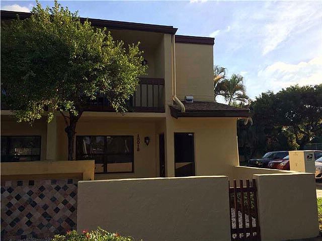 1st image of 10118 NW 41st St