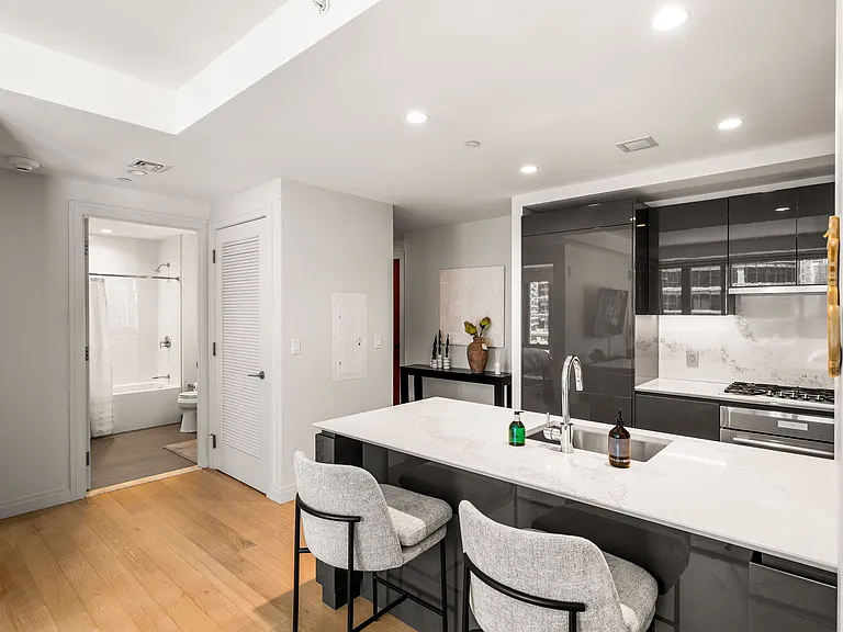 135 Seaport Blvd #705 — Photo 16