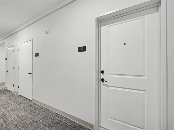4428 Deer Creek Rd #310, Iowa City, IA 52246
