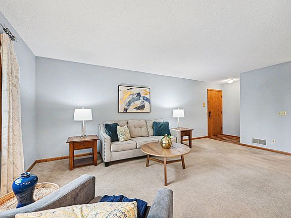 2nd image of 4324 Buckingham Ct