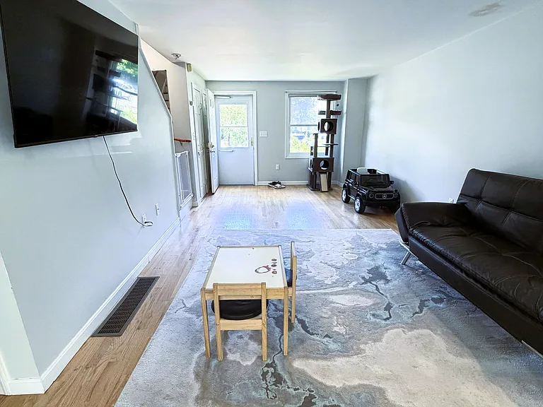 69 Grew Ave #B — Photo 6