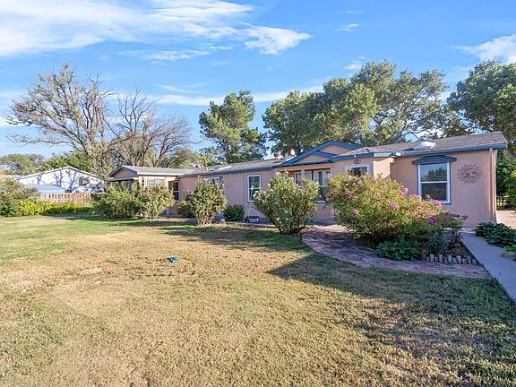 3rd image of 812 Duggins Ln
