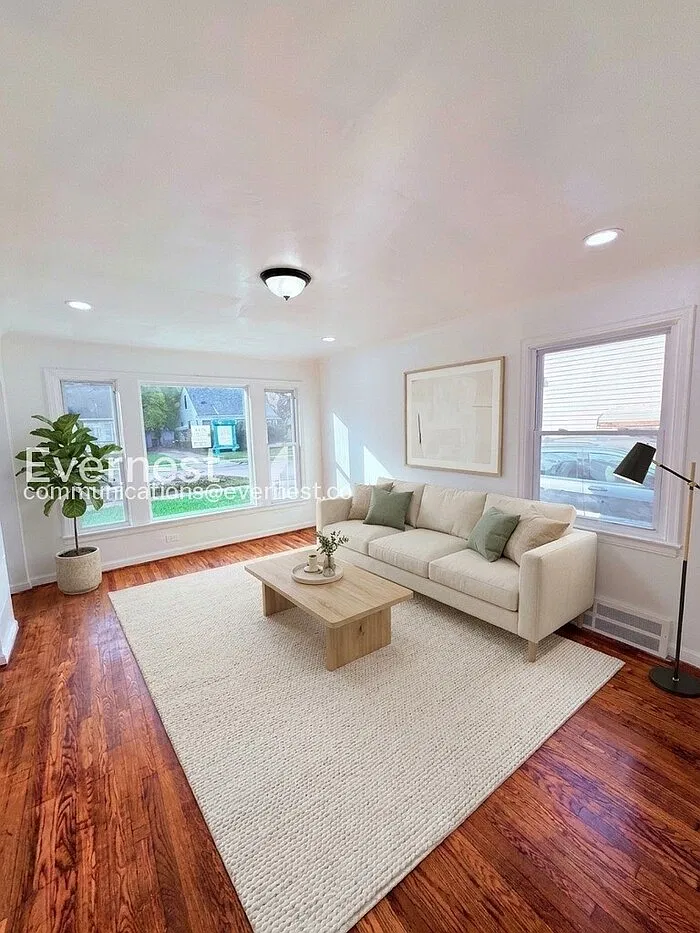 3 bed, 2.0 bath, 1034 sqft, $1,195 — Photo 2