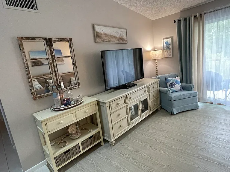 2504 SE Anchorage Cv — Photo 1