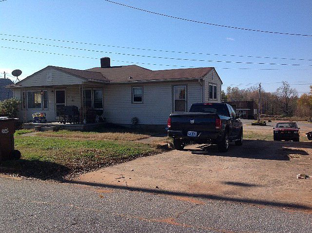 2nd image of 196 Cherry Mountain St