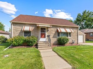 928 W 9th Ave, Oshkosh, WI 54902