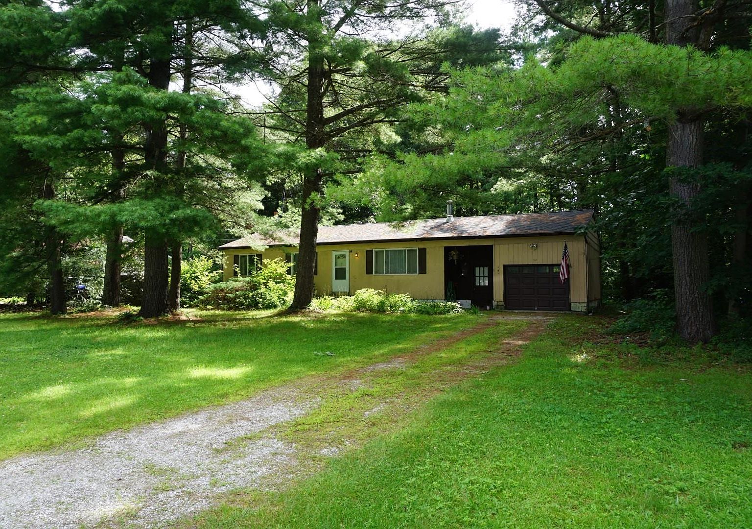 121 Woodcrest Circle, Milton, VT 05468 Zillow