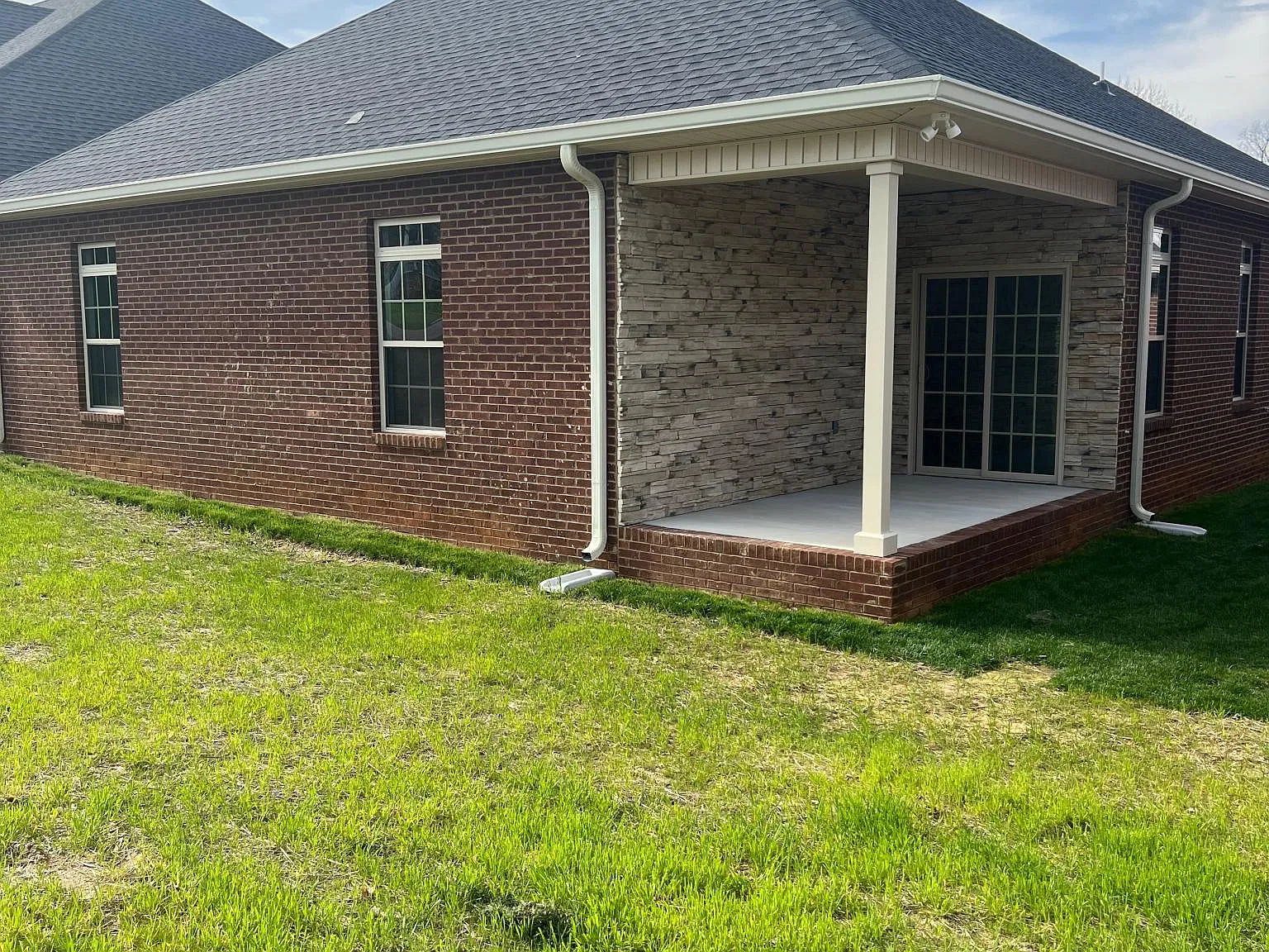 3 bed, 1608 sqft, $2,000 — Photo 2
