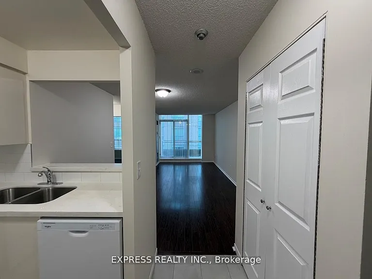 39 Pemberton Ave #Penthouse 16 — Photo 1