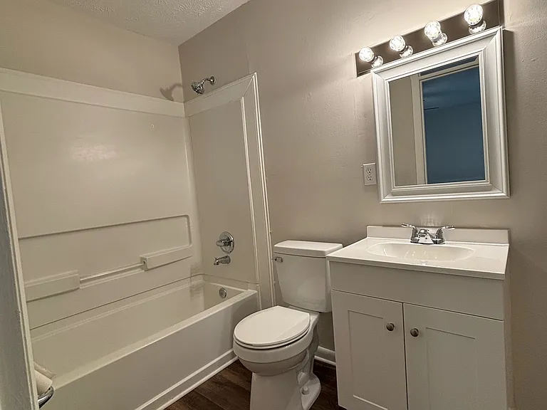 1313 Ireland Dr #B — Photo 12