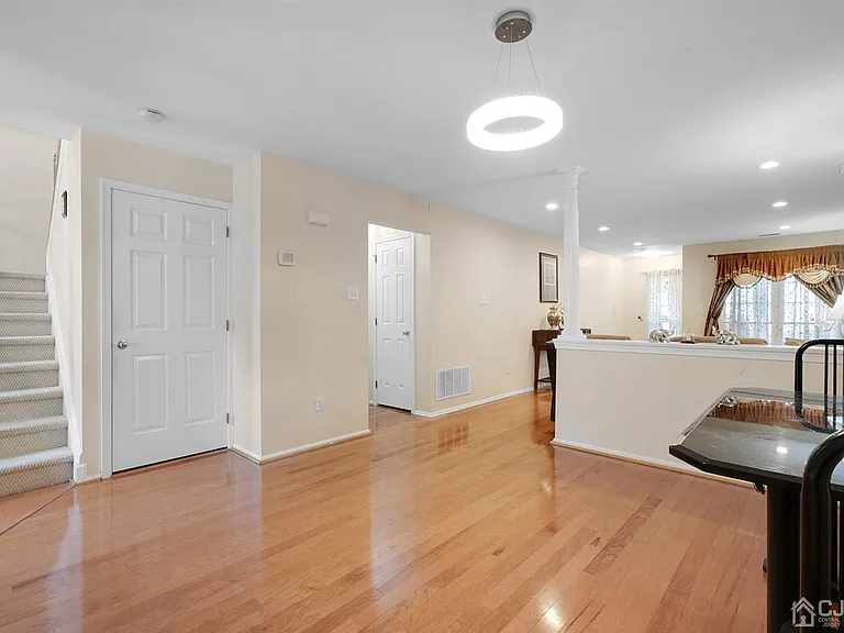 303 Pheasant Run — Photo 19