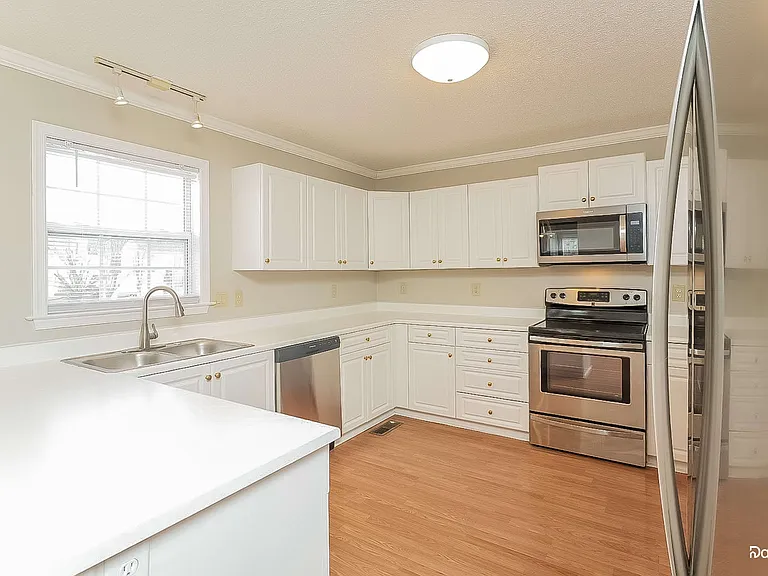 301 Mount Olive Dr — Photo 2
