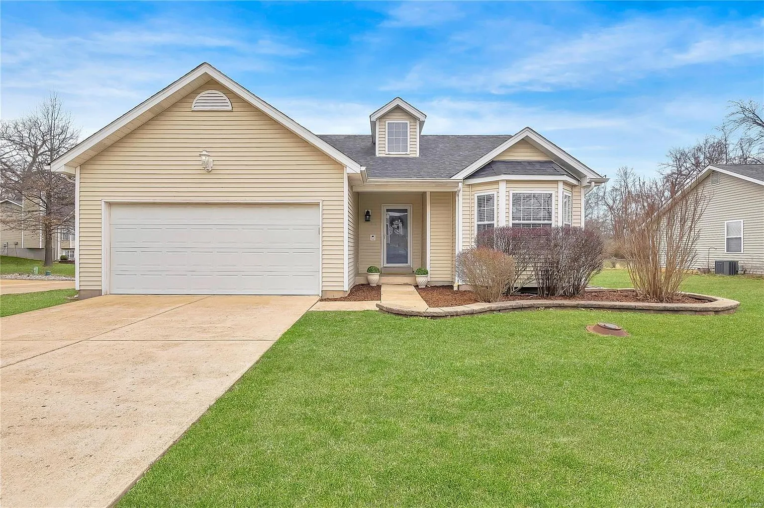 985 Wynstay Cir photo 1