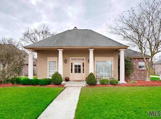 13077 Oak Knoll Dr, Geismar, LA 70734