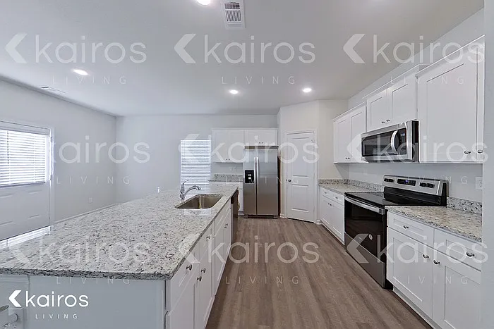 3474 Bridgewood Dr — Photo 5