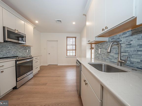 5th image of 42 N Waterloo Rd #38