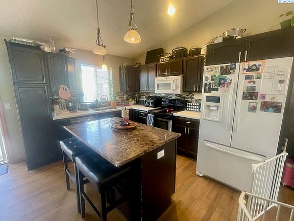 4th image of 7903 Deschutes Dr