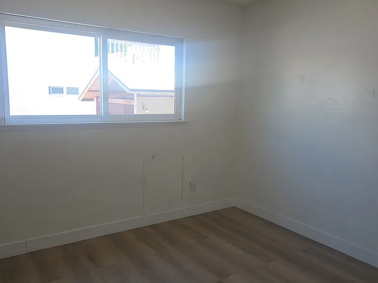 6253 Childs Ave — Photo 7