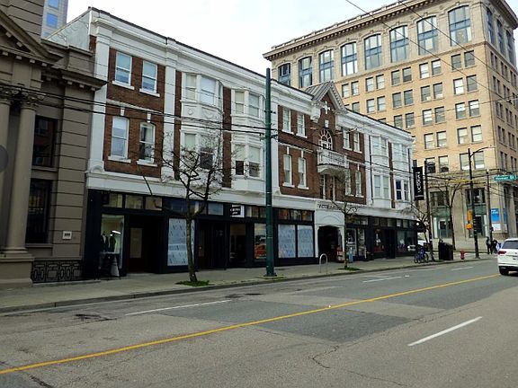 4th image of 105 Richards St